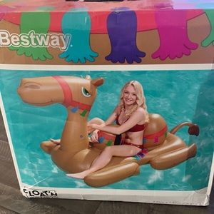 Float’n Fashion Camel Pool Float